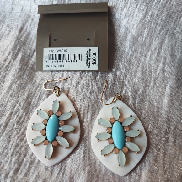 Carolee New York Mother of Pearl Faux Turquoise Seafoam Stones Pierced Earrings - Picture 2 of 13